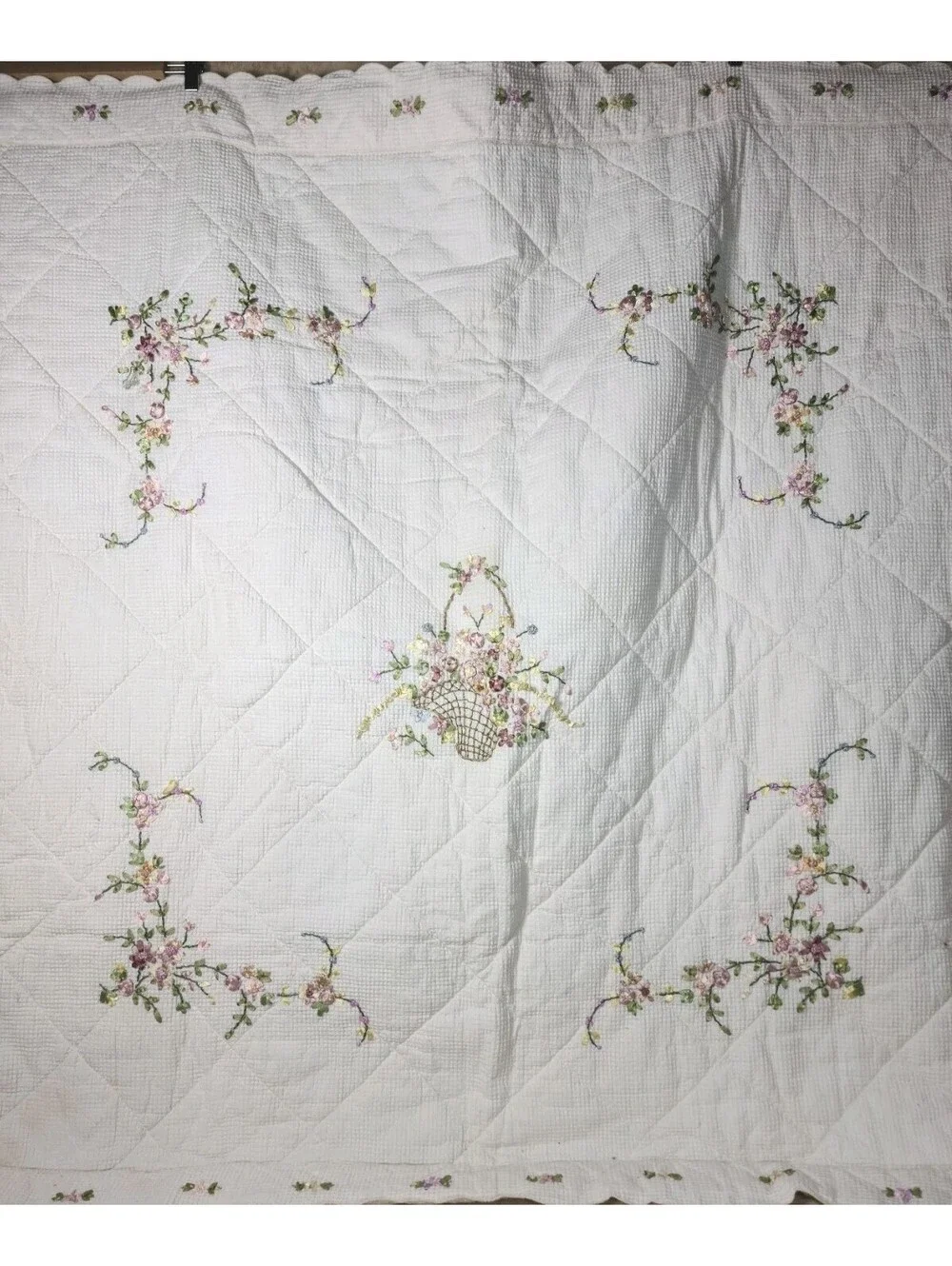 Floral White Quilt 60x60